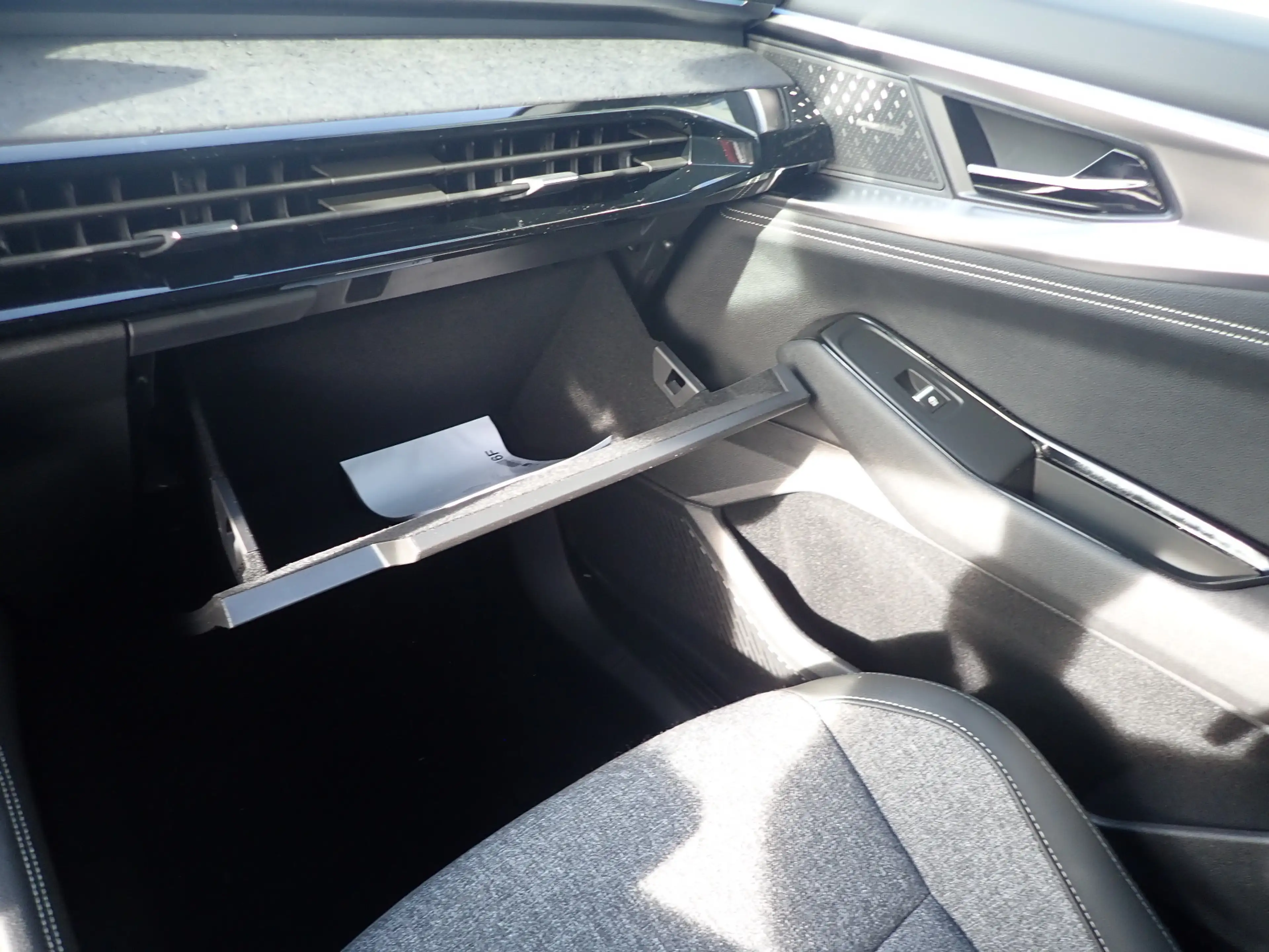 Renault Rafale Techno 200 E-Tech Full Hybrid — photo 13