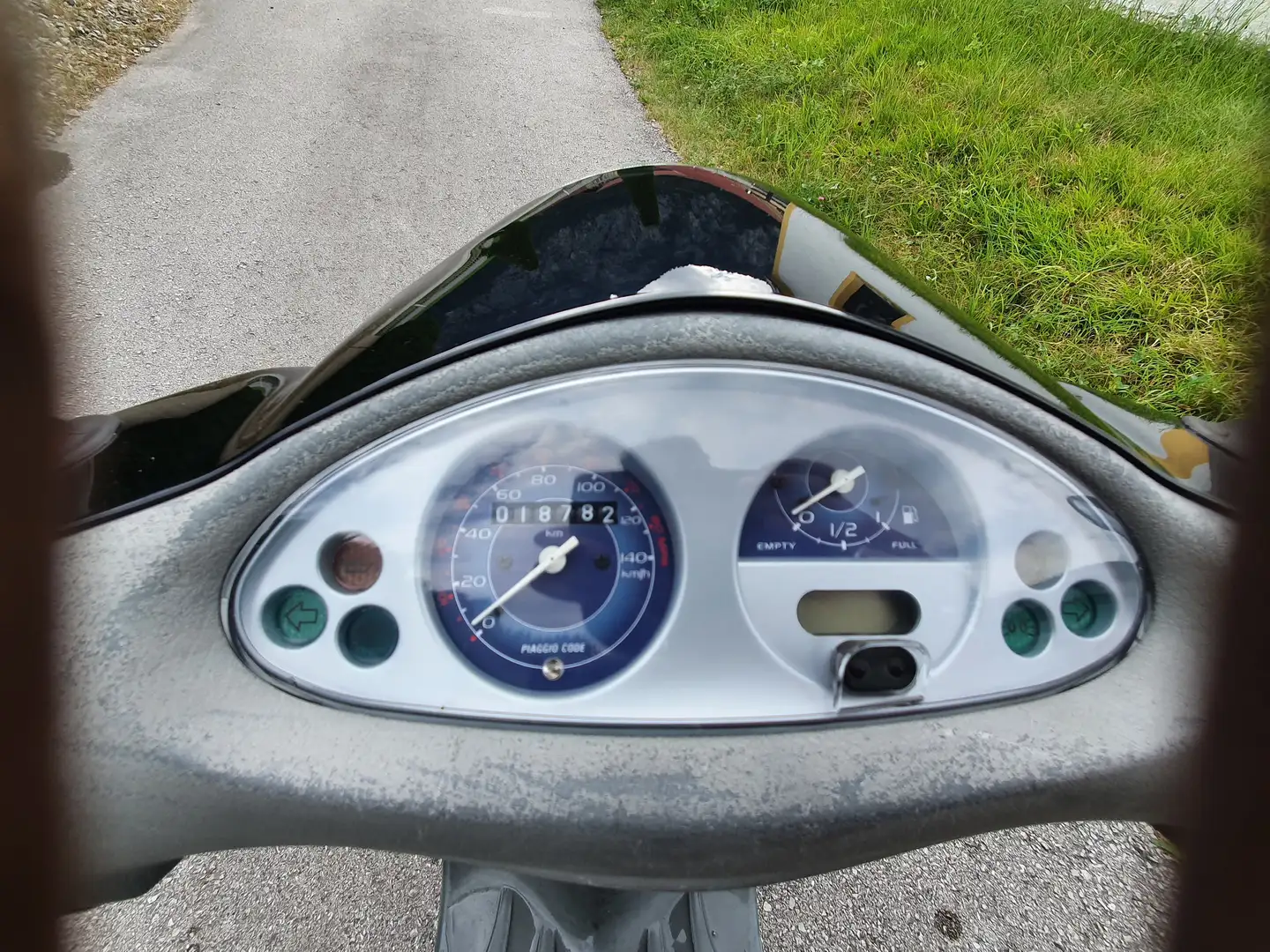 Piaggio Fly 125 Zwart - 2