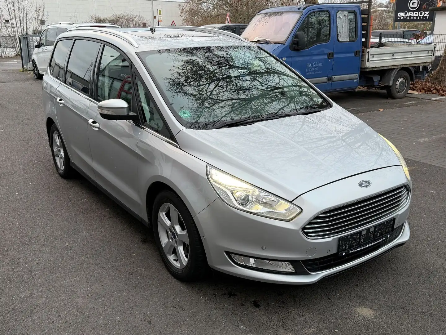 Ford Galaxy Titanium 7-SITZER~PANO~NAVI~2.HAND~EU6 Argent - 1