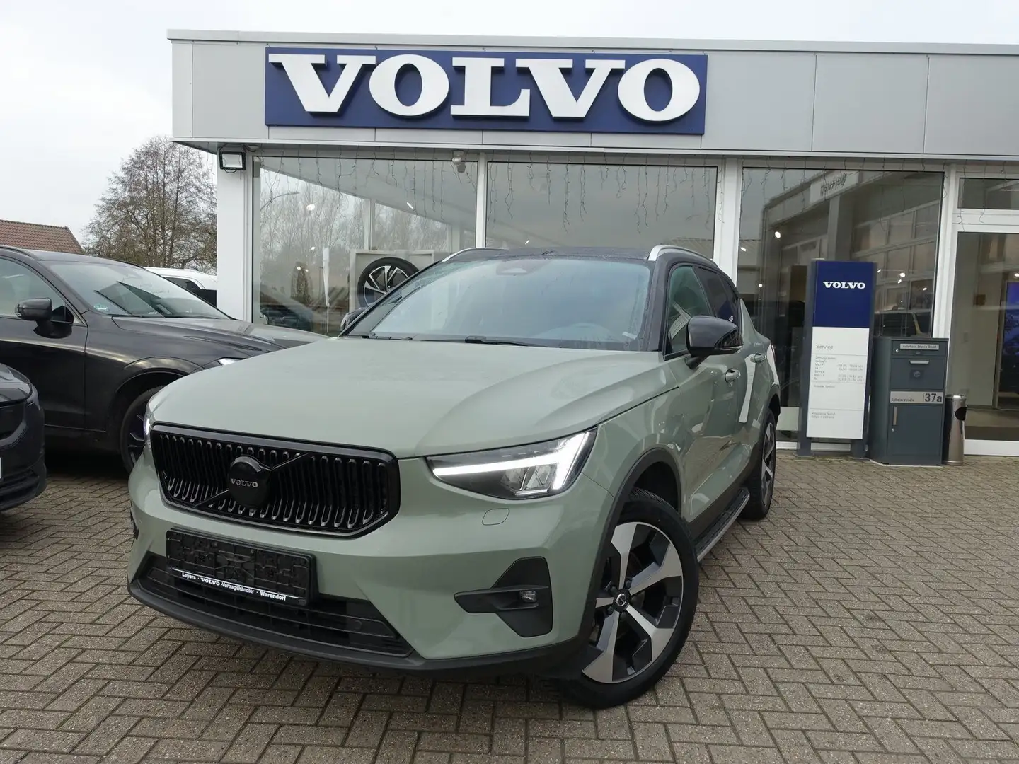 Volvo XC40 B3 Mild-Hybrid/StndHz/Kamera/Carplay Grün - 1