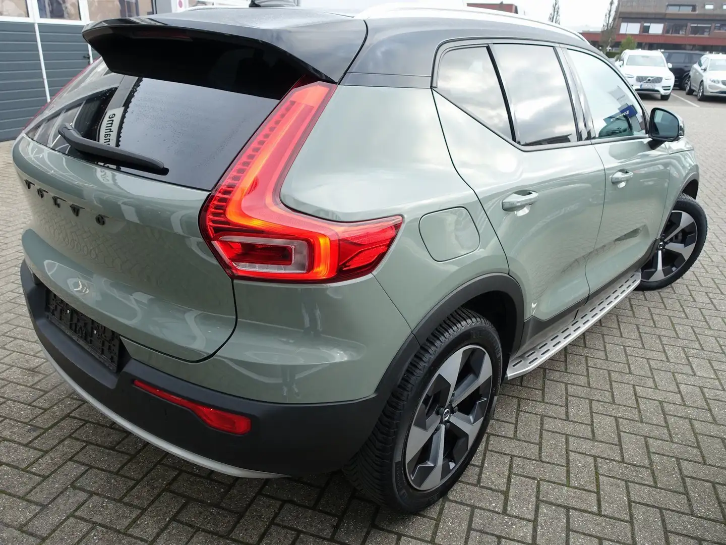 Volvo XC40 B3 Mild-Hybrid/StndHz/Kamera/Carplay Grün - 2