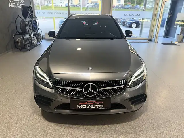Mercedes-Benz C-Class view 9