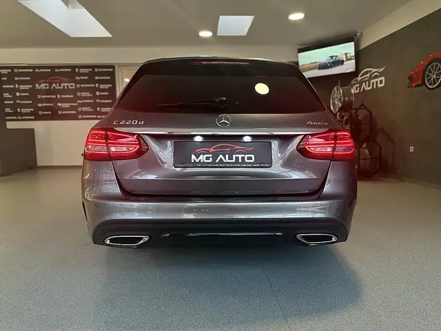 Mercedes-Benz C-Class view 6