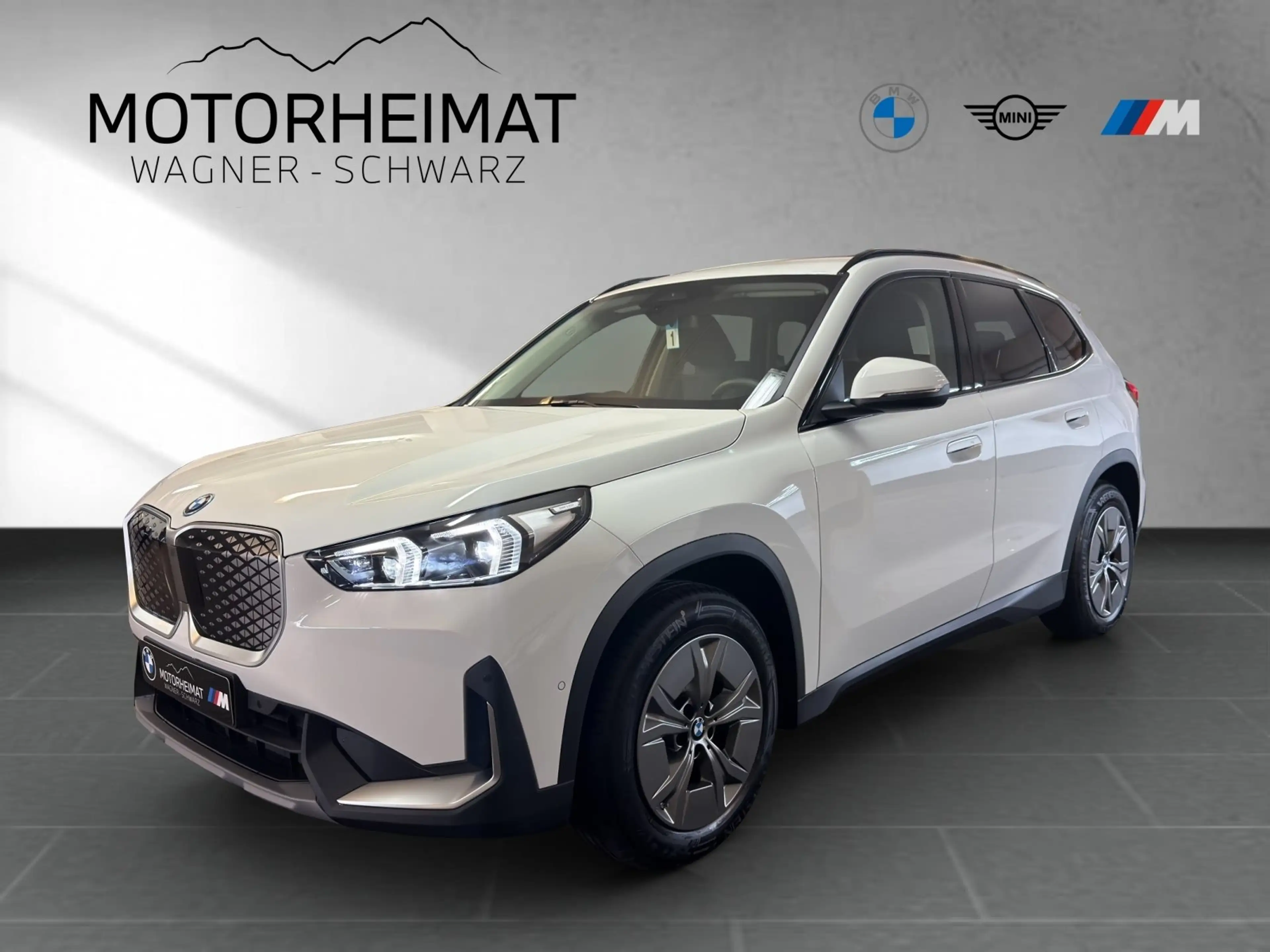 BMW iX1 xDrive30 Premium AHK