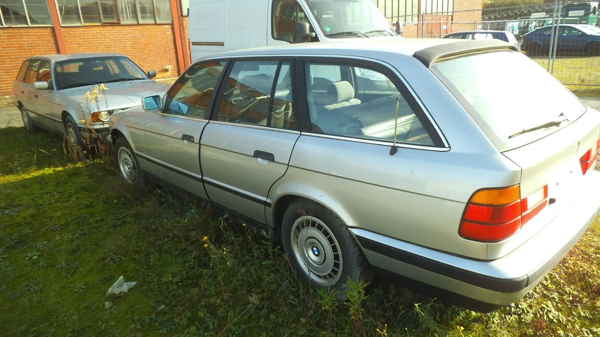 BMW 525 TDS Srebrny - 2