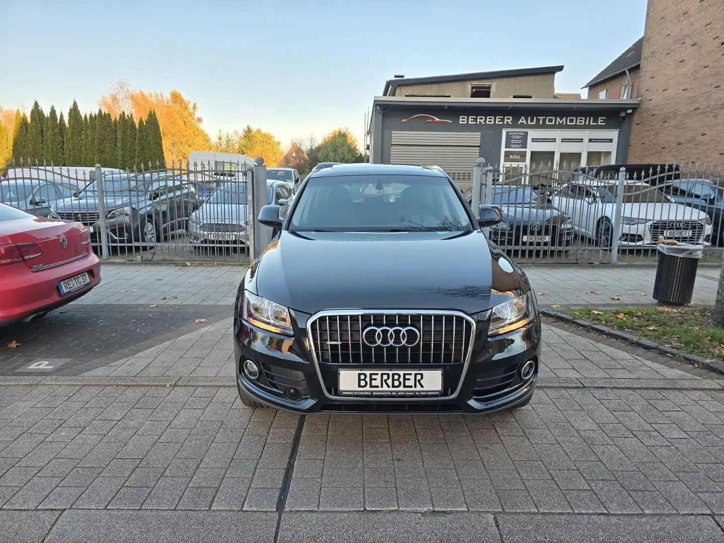 Audi Q5 2.0 TDI 140 kW quattro*PANO*LEDER*ACC*AHK* Schwarz - 2