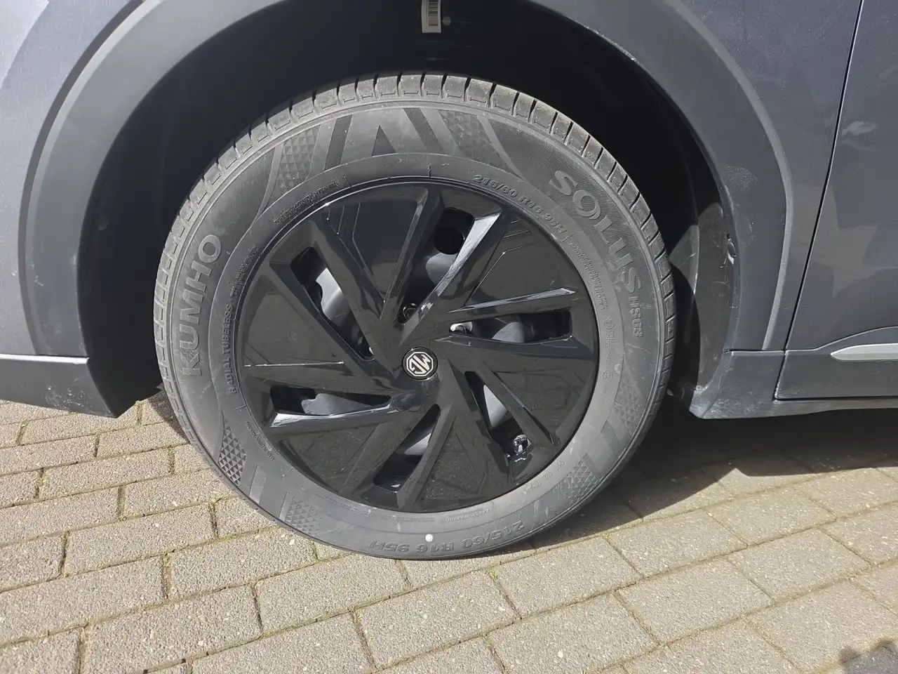 MG ZS 1.5 116 PS Schalter Standard *NAVI*KLIMA*DAB* 19