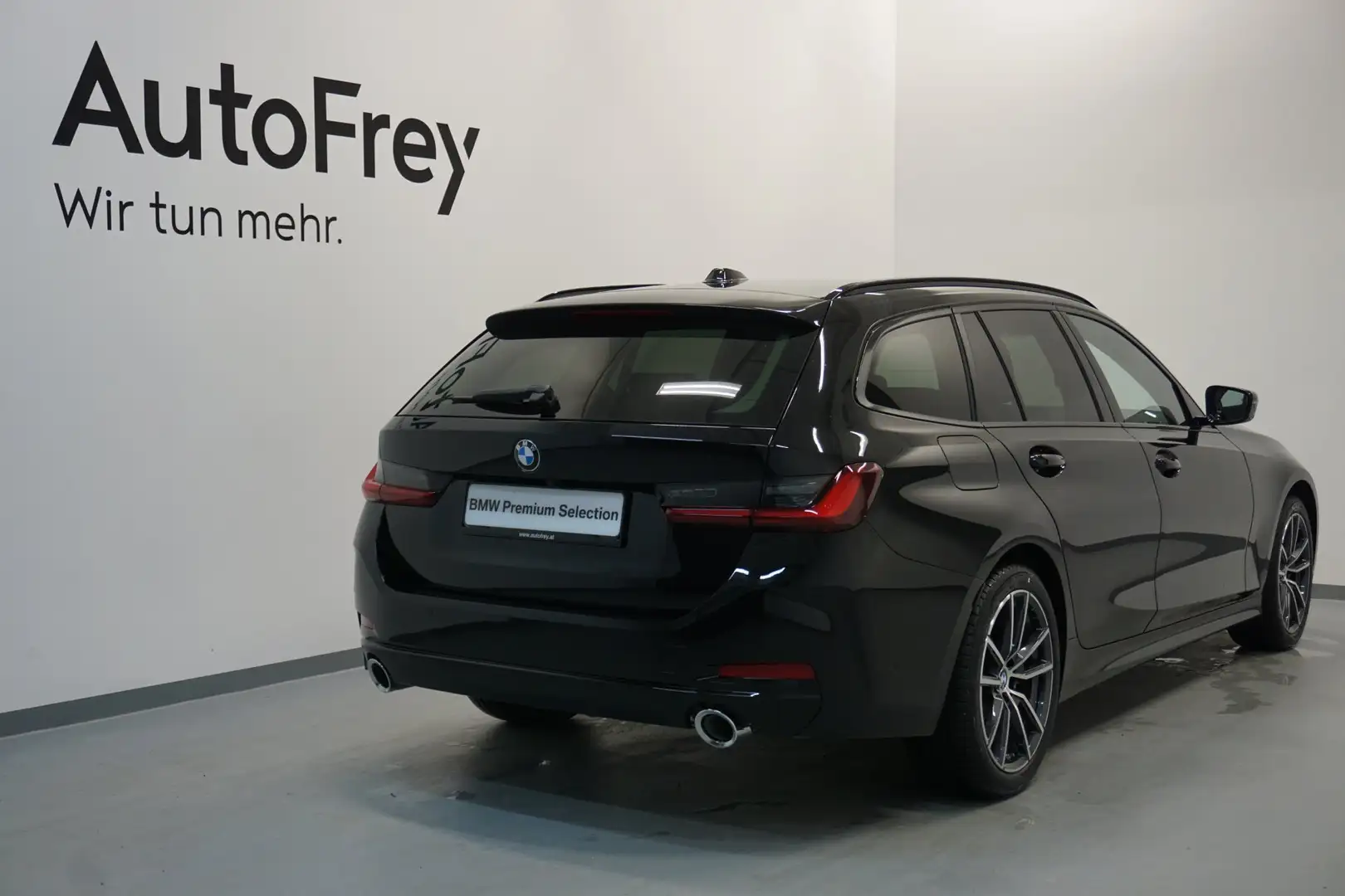 BMW 320 320d xDrive Schwarz - 2