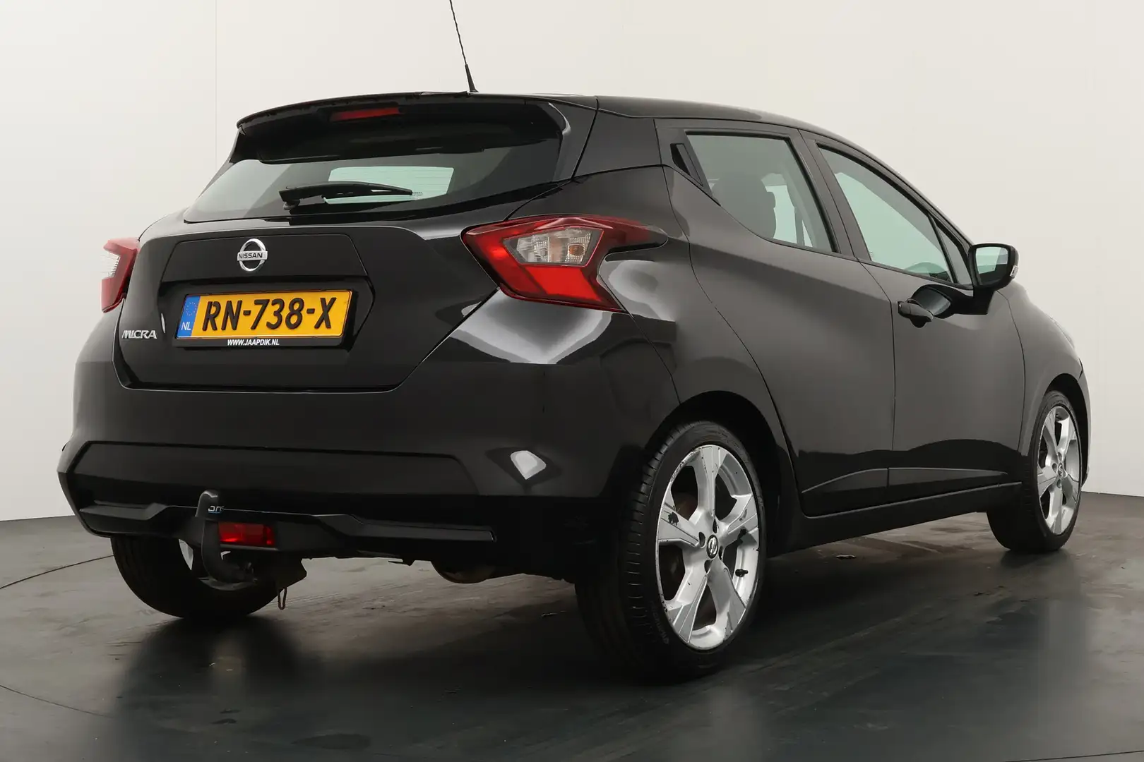 Nissan Micra BWJ 2018 1.0L 71 PK Acenta TREKHAAK / AIRCO / CRUI Zwart - 2