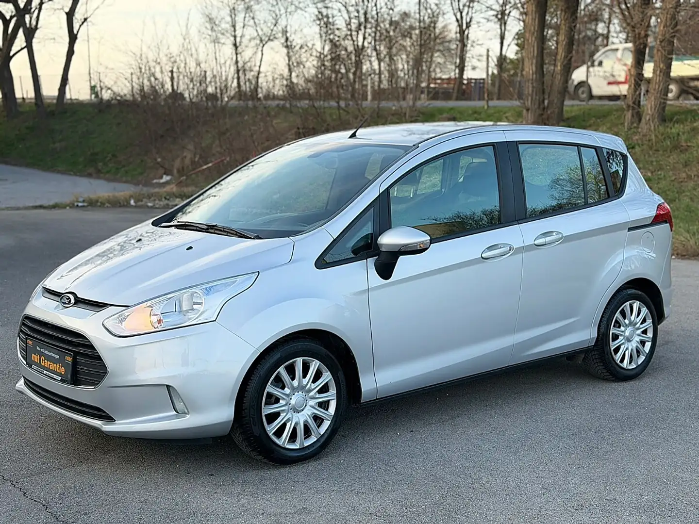 Ford B-Max B-MAX Trend 1,4 Duratec 1.Besitz nur 39.000KM Grau - 2