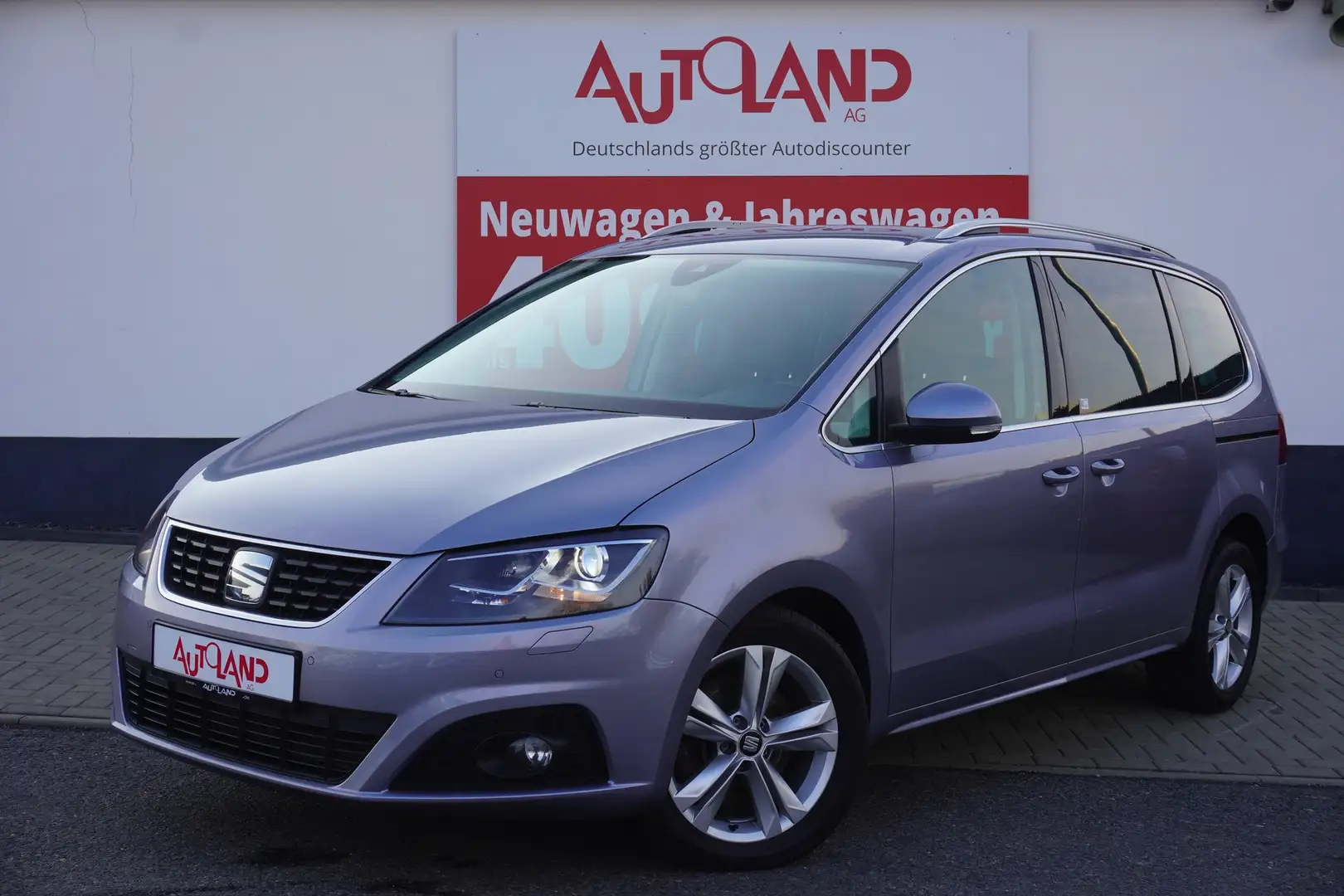 SEAT Alhambra 2.0 TDI DSG Xcellence Bi-Xenon Navi PDC Gris - 2