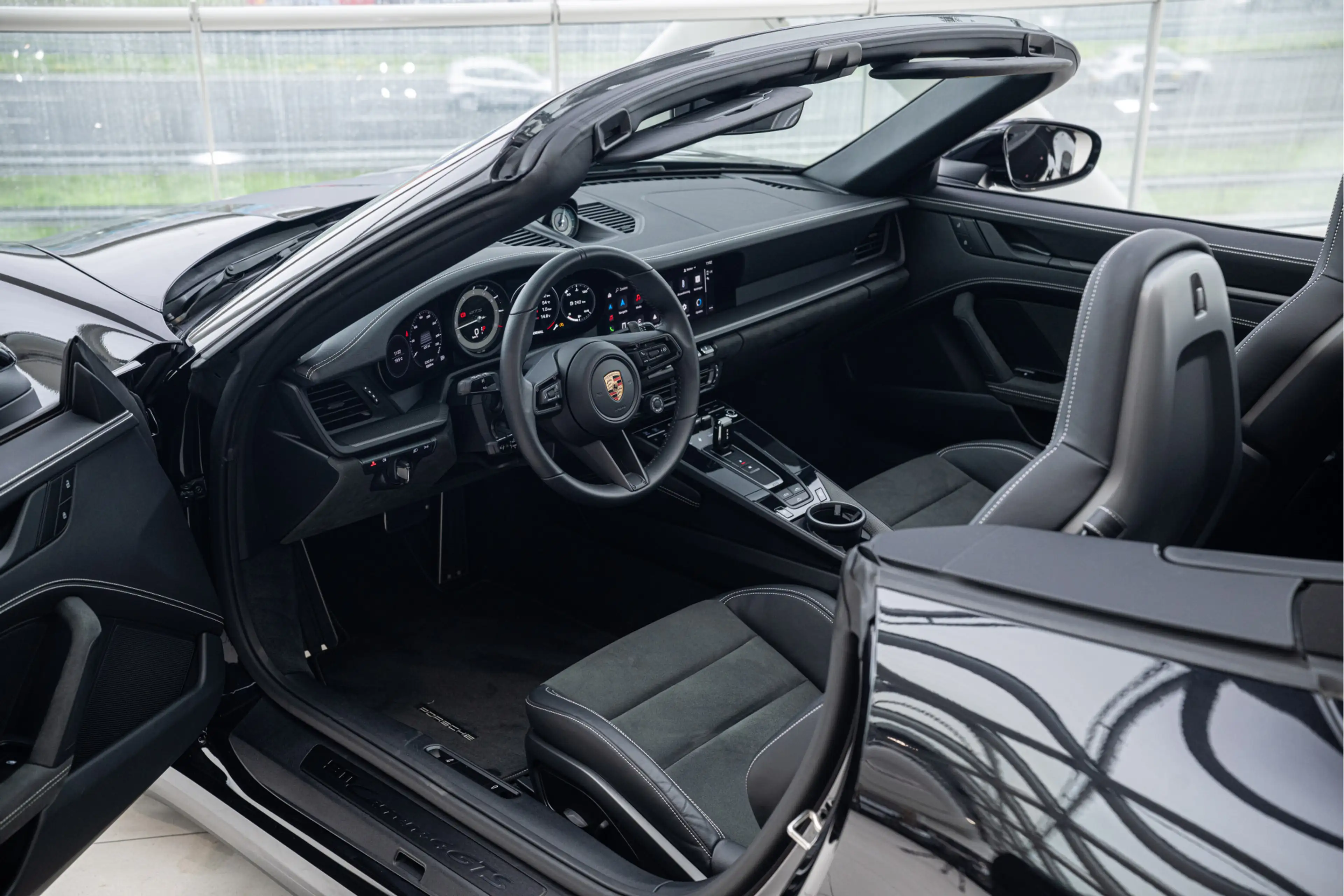 Porsche 992 Cabrio 3.0 Carrera 4 GTS | Sportuitlaat | Sportsto — photo 3
