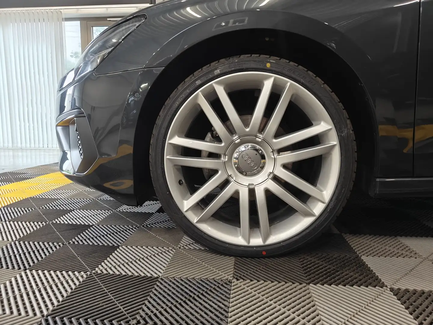Audi A3 2.0TDi Business S-tronic/Virtual/Ad.Cruise/Apple Grijs - 2