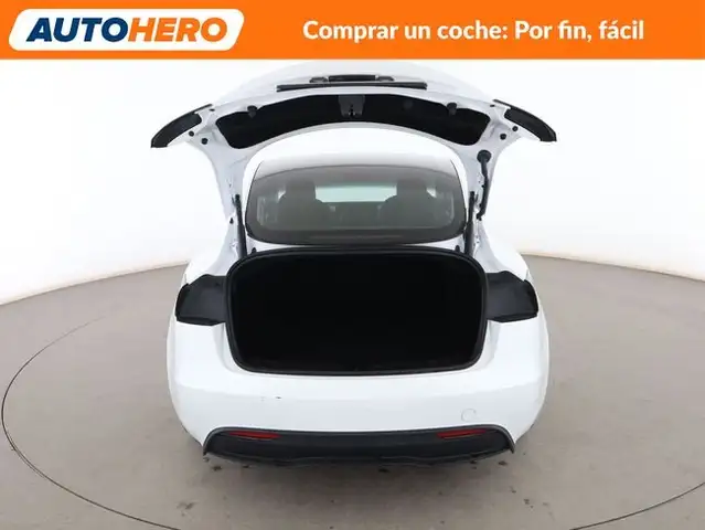 Tesla Model 3 view 17