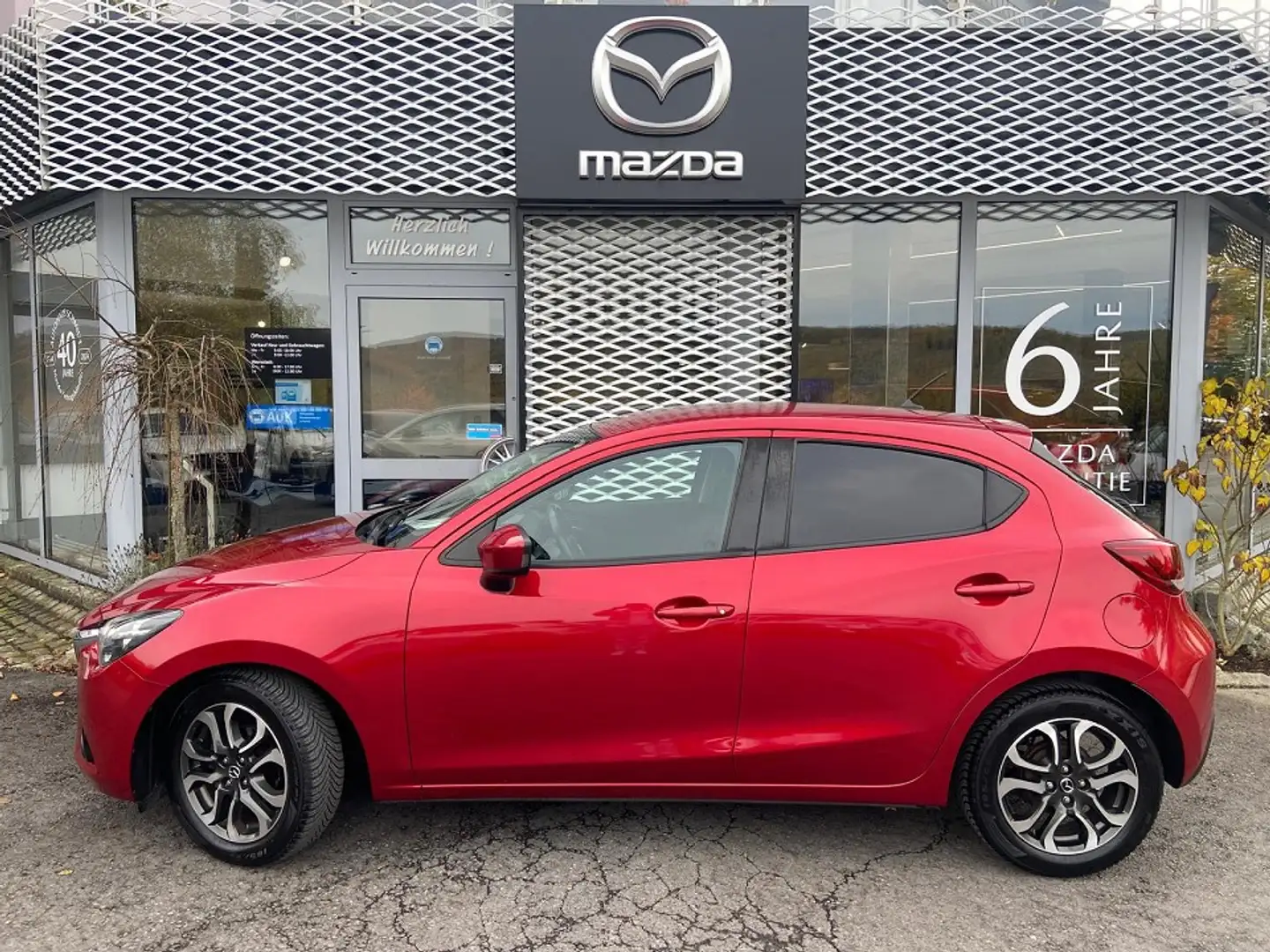 Mazda 2 Nakama inkl. AHK + Allwetterbereifung Rot - 2