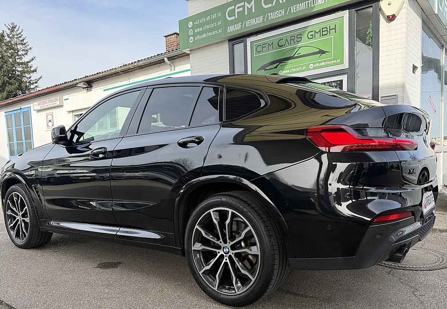 BMW X4 xDrive 30d 48 V Aut. Schwarz - 2