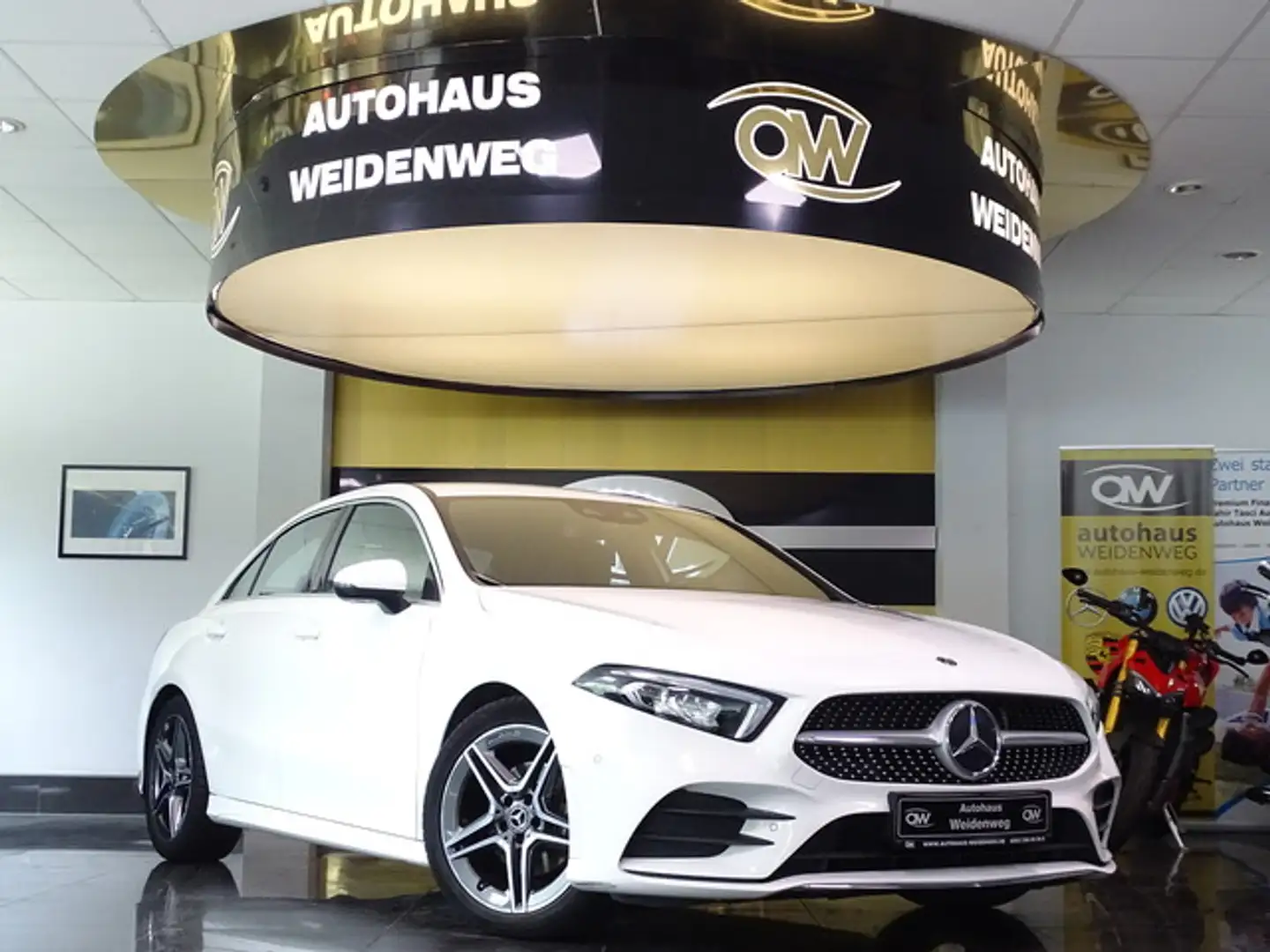 Mercedes-Benz A 200 AMG Limou.Navi LED Cam PDC MBUX Wides.Ambi Blanc - 2