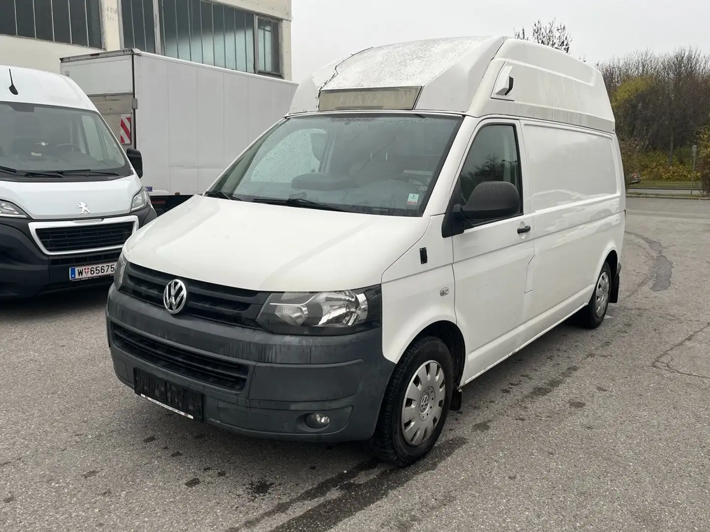 Volkswagen T5 Transporter lang 4Motion Allrad Hoch dach KTW/Klima/AHK/PDC Weiß - 2