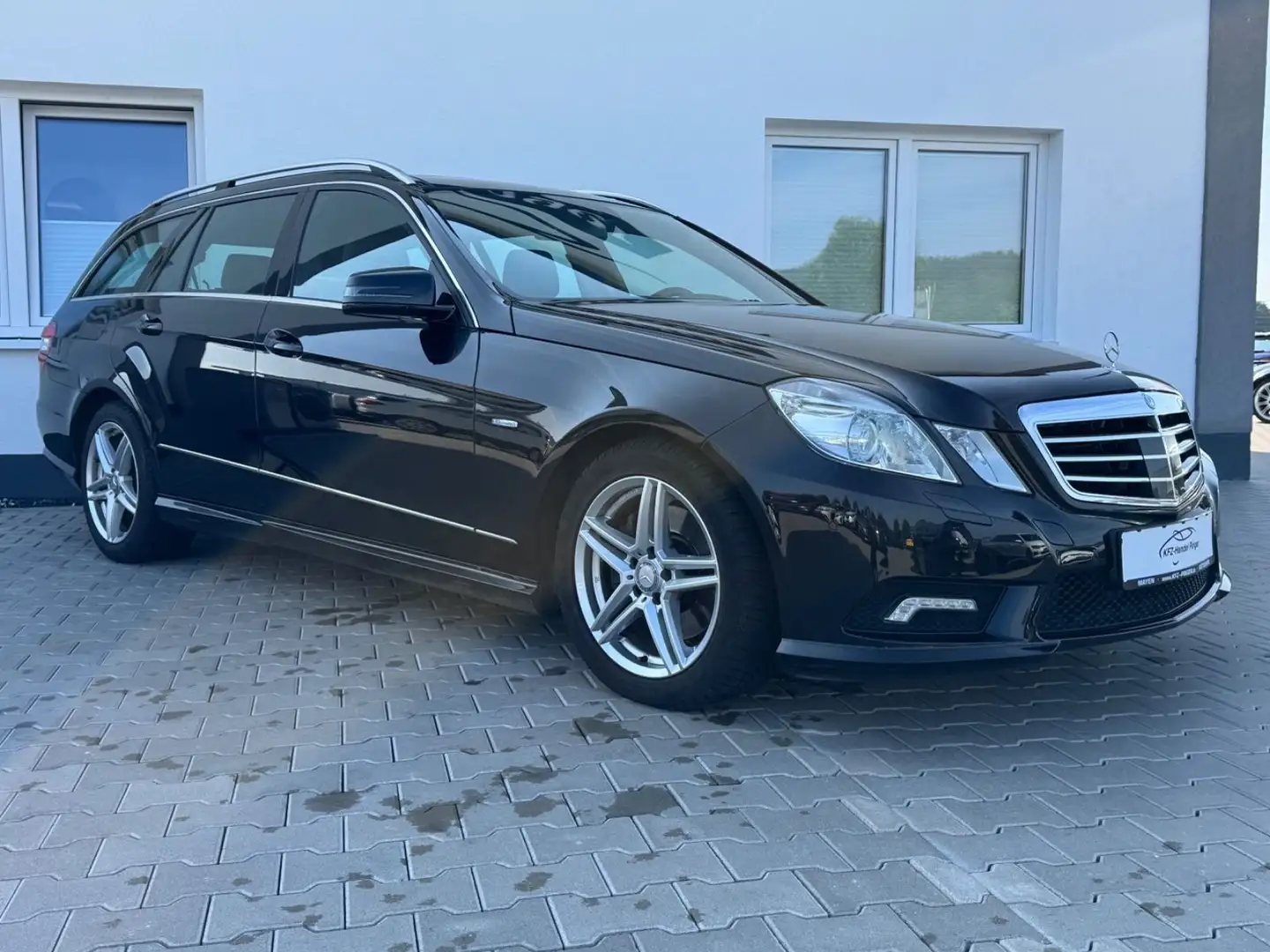 Mercedes-Benz E 350 E -Klasse AMG Paket Schwarz - 2