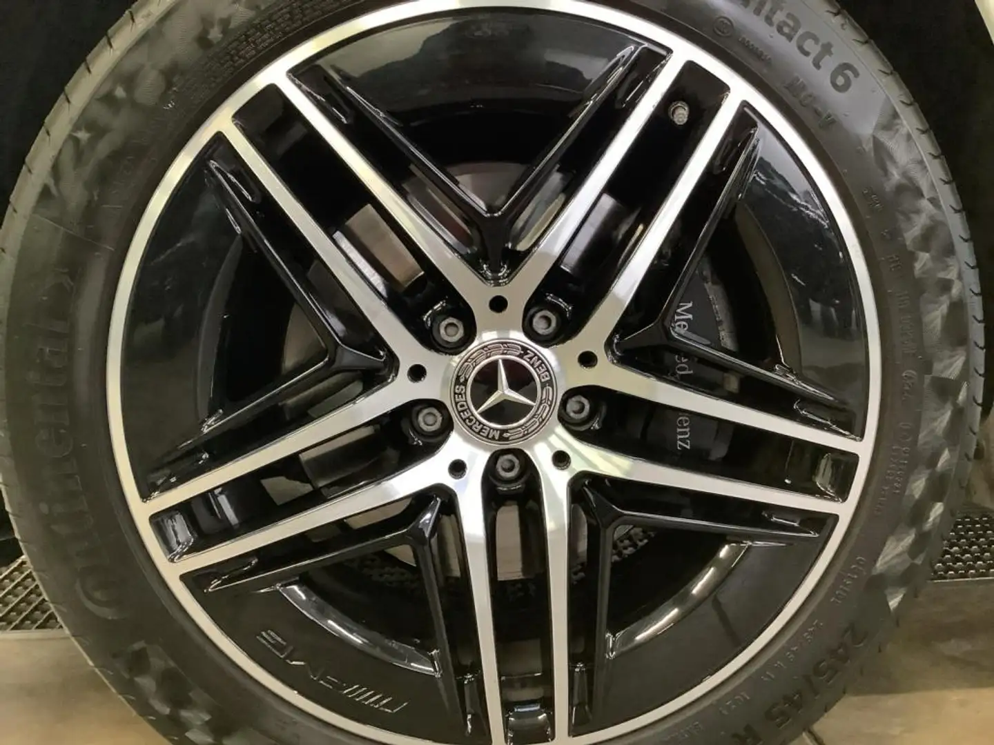 Mercedes-Benz V 300 d 4MATIC AVANTGARDE Lang AMG/MultiBeam/AHK Weiß - 2