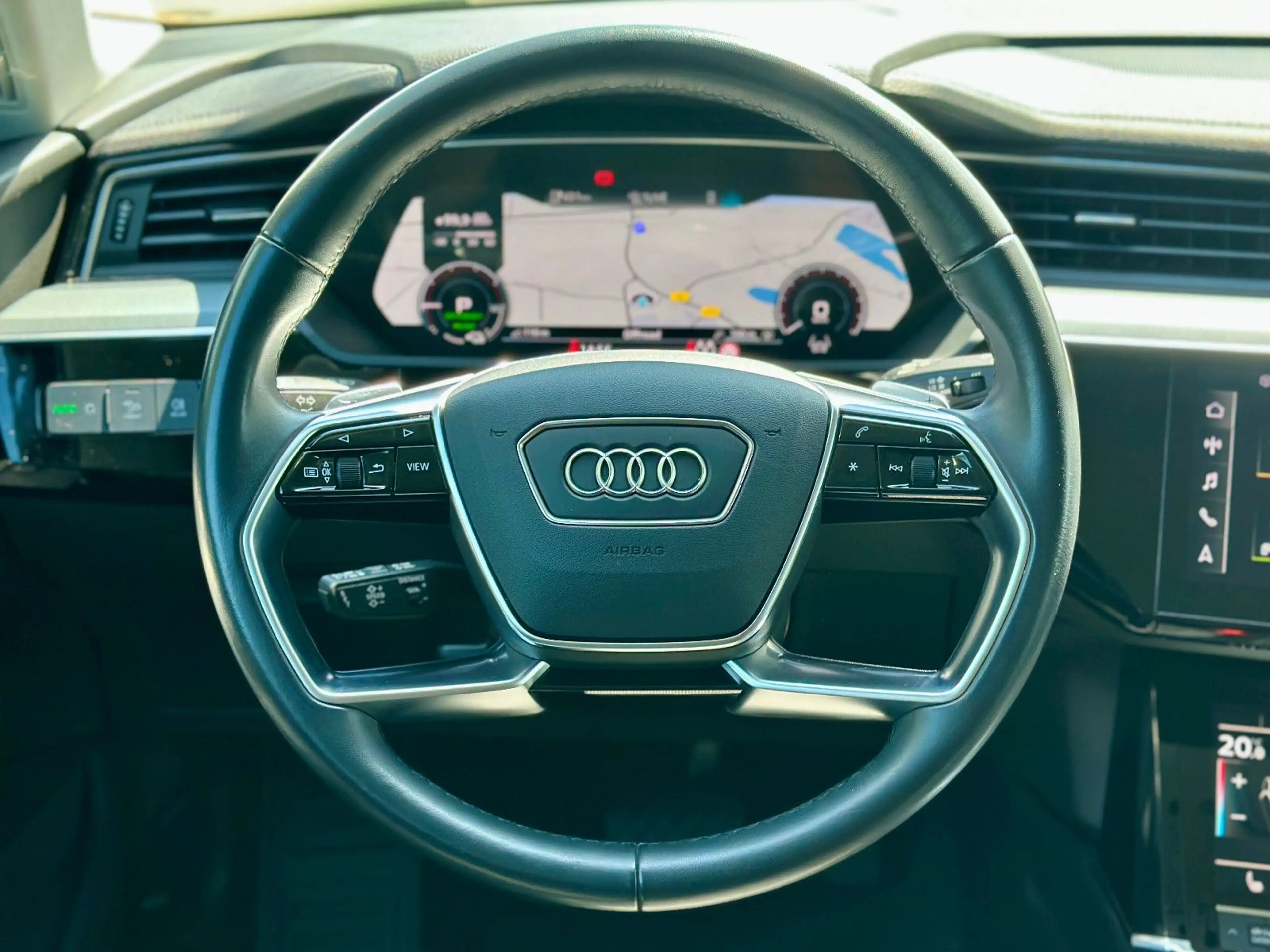 Audi Q8 e-tron 50 qu advanced AHK KAMERA TOUR/STADT — photo 13