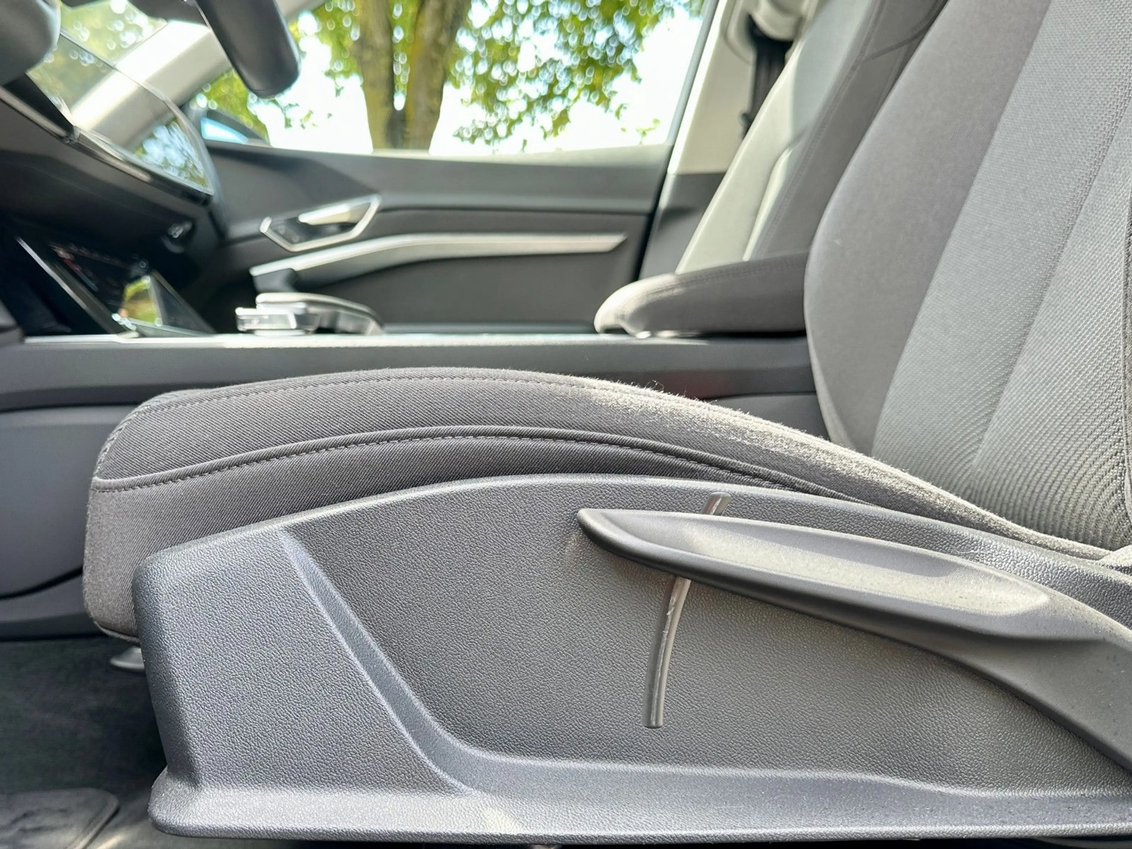 Audi Q8 e-tron 50 qu advanced AHK KAMERA TOUR/STADT — photo 11