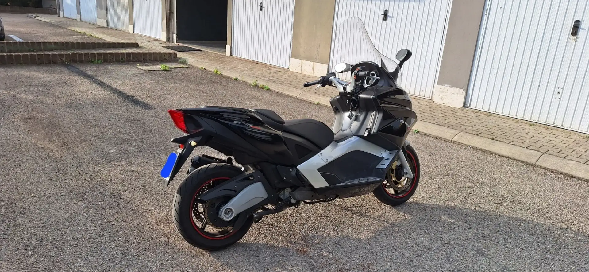 Aprilia SRV 850 Nero - 2