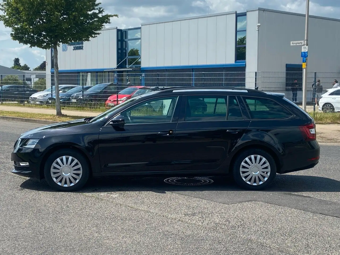 Skoda Octavia Combi Soleil*Autom.*Navi*ACC*1.Hand*PDC* Black - 2