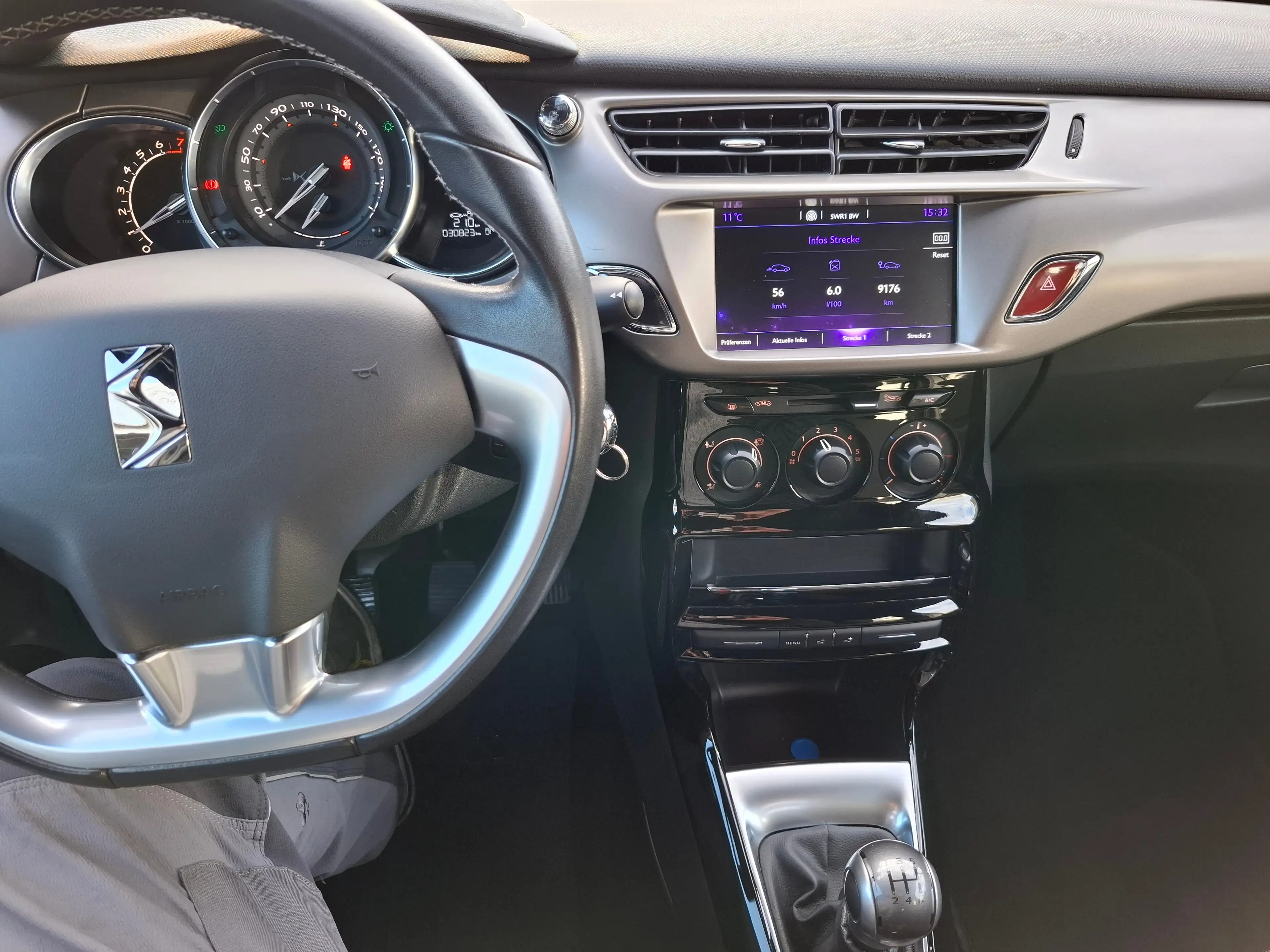 DS Automobiles DS 3 So Chic — photo 11