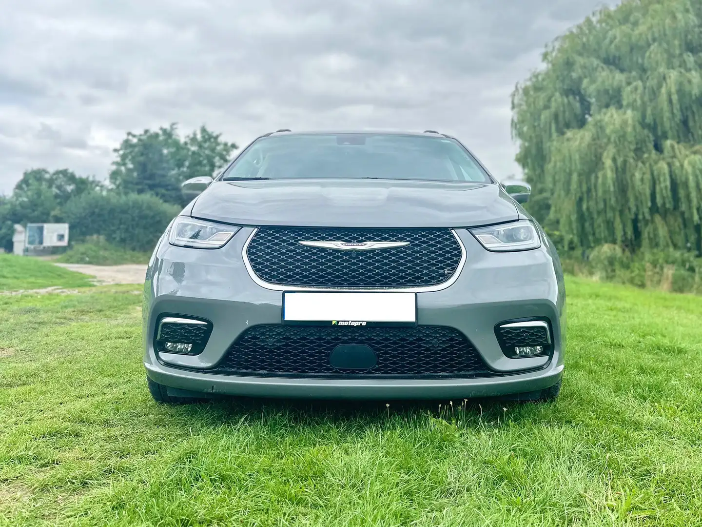 Chrysler Pacifica Limited Grey - 1