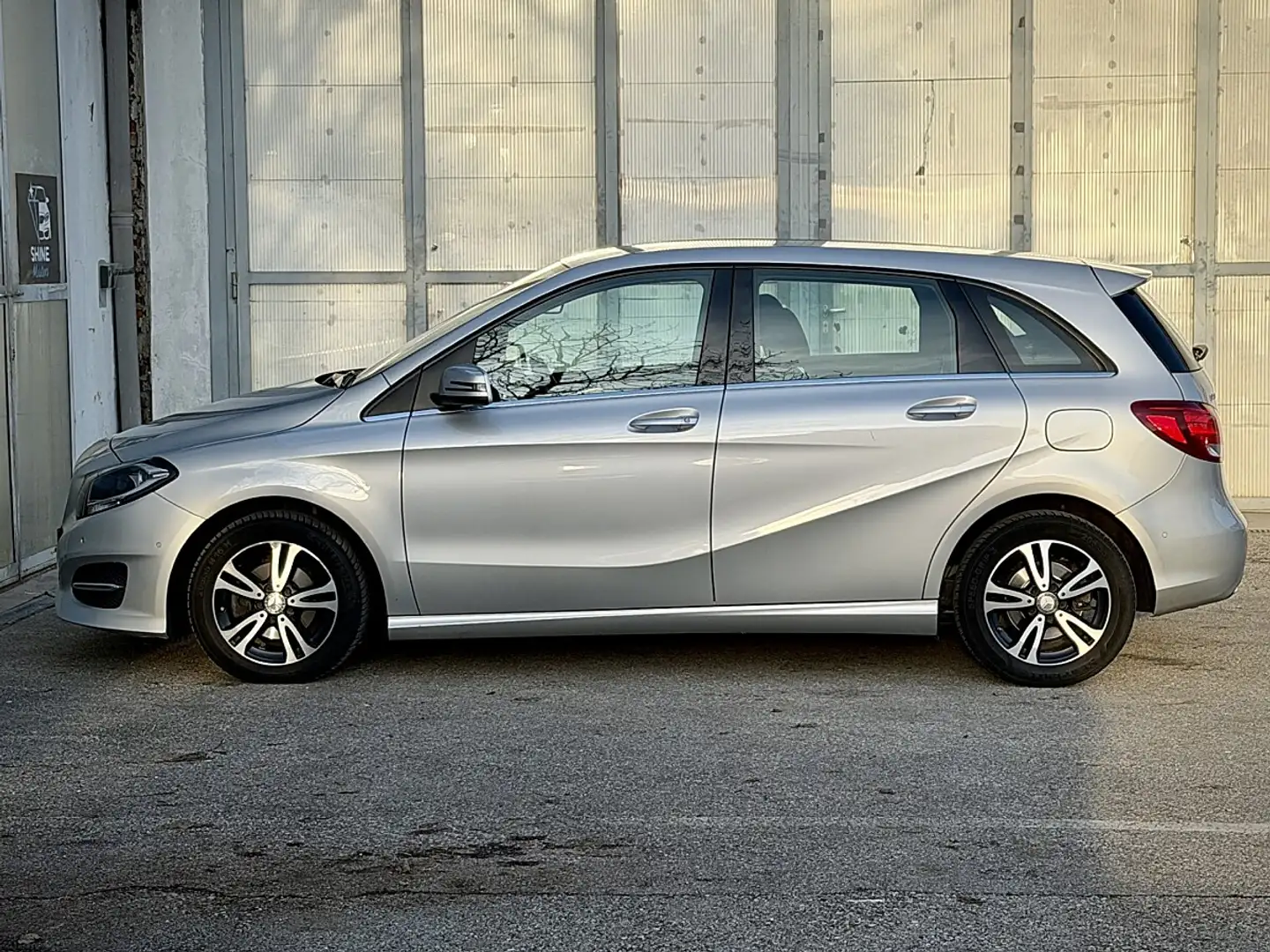 Mercedes-Benz B 180 CDI A-Edition Aut. Grau - 2