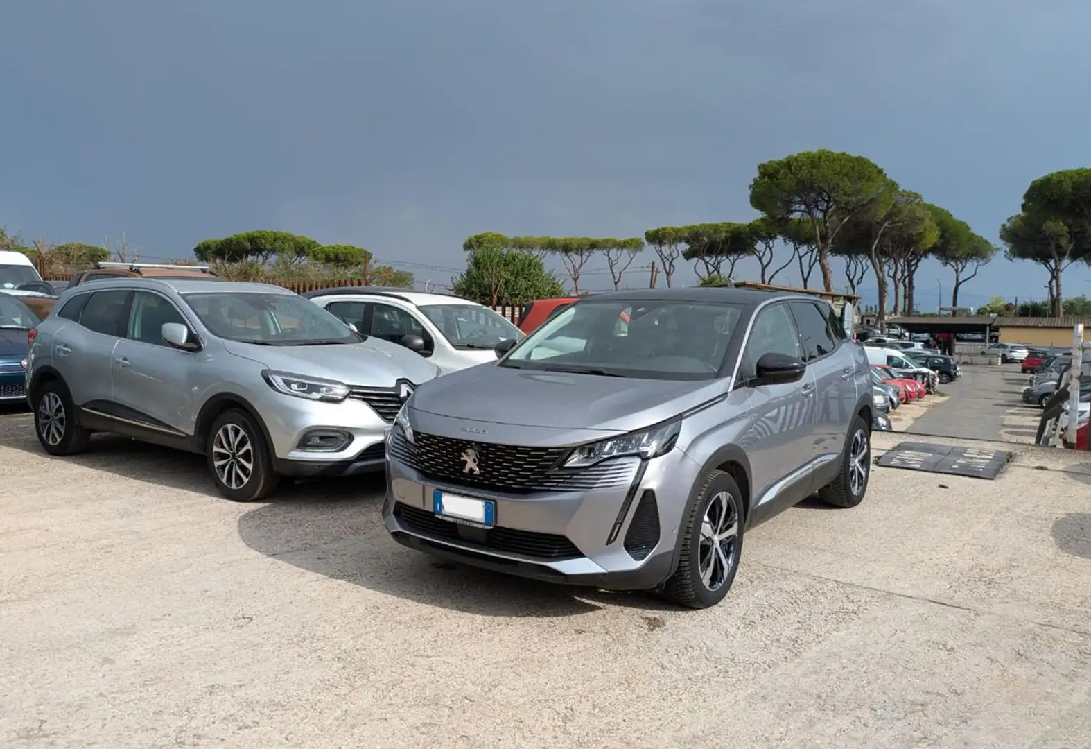 Peugeot 3008 EAT8 ALLURE PACK 1.5BlueHDi 131cv CAMBIOAL VOLANTE Gris - 1