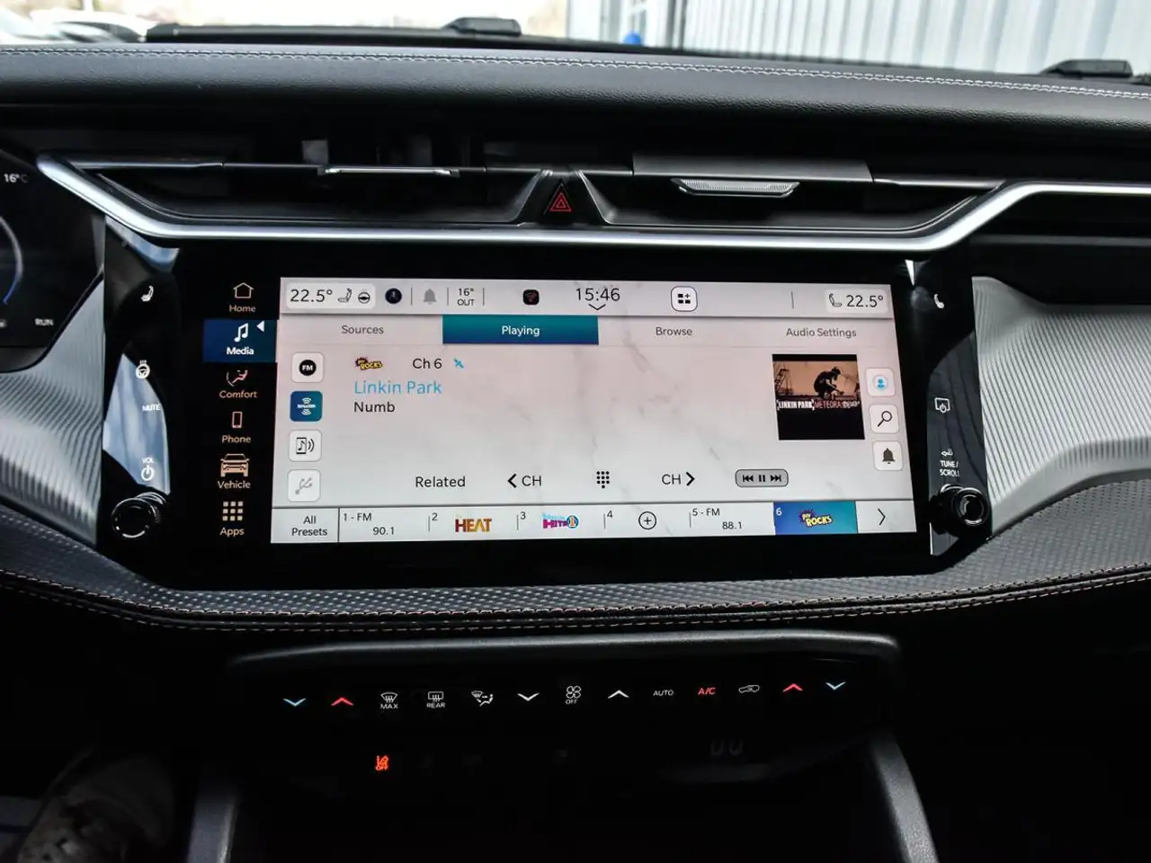 Jeep Cherokee снимка Jeep Cherokee