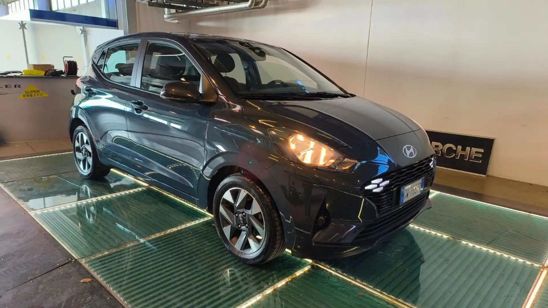 Hyundai i10 1.0 MPI Connectline Grigio - 1