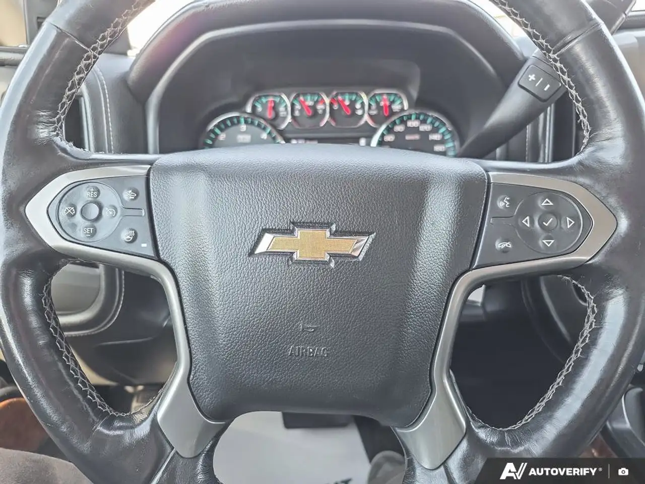 Chevrolet Silverado 1500 снимка Chevrolet Silverado 1500