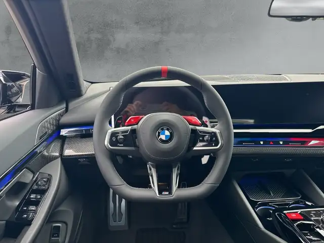 BMW M5 view 10