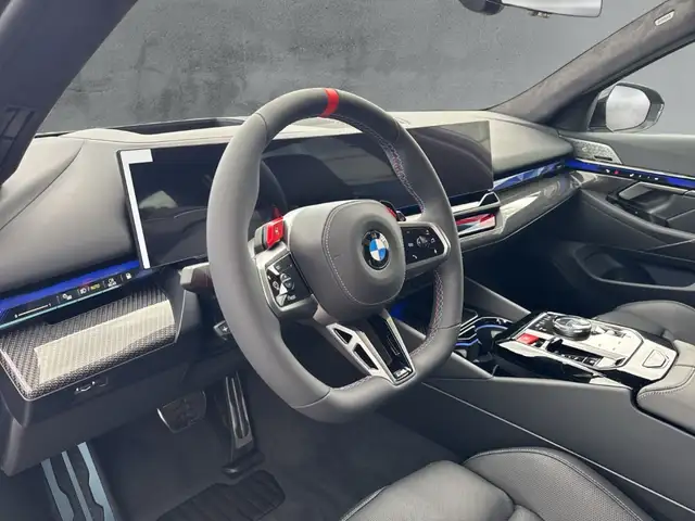 BMW M5 view 9
