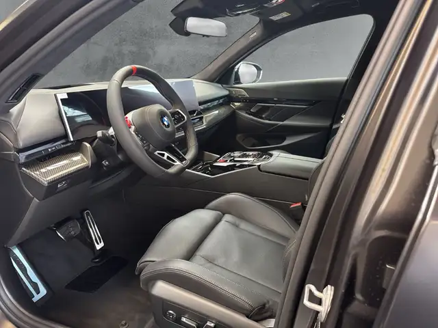 BMW M5 view 8