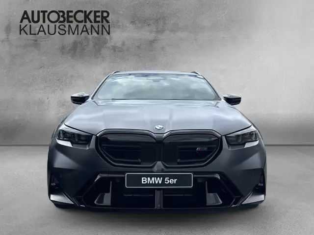 BMW M5 view 5