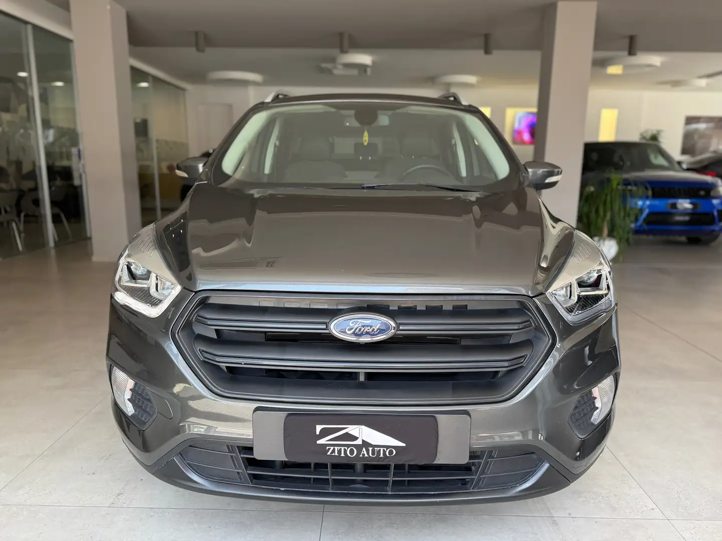 Ford Kuga 2.0 tdci Titanium 2wd Grigio - 2