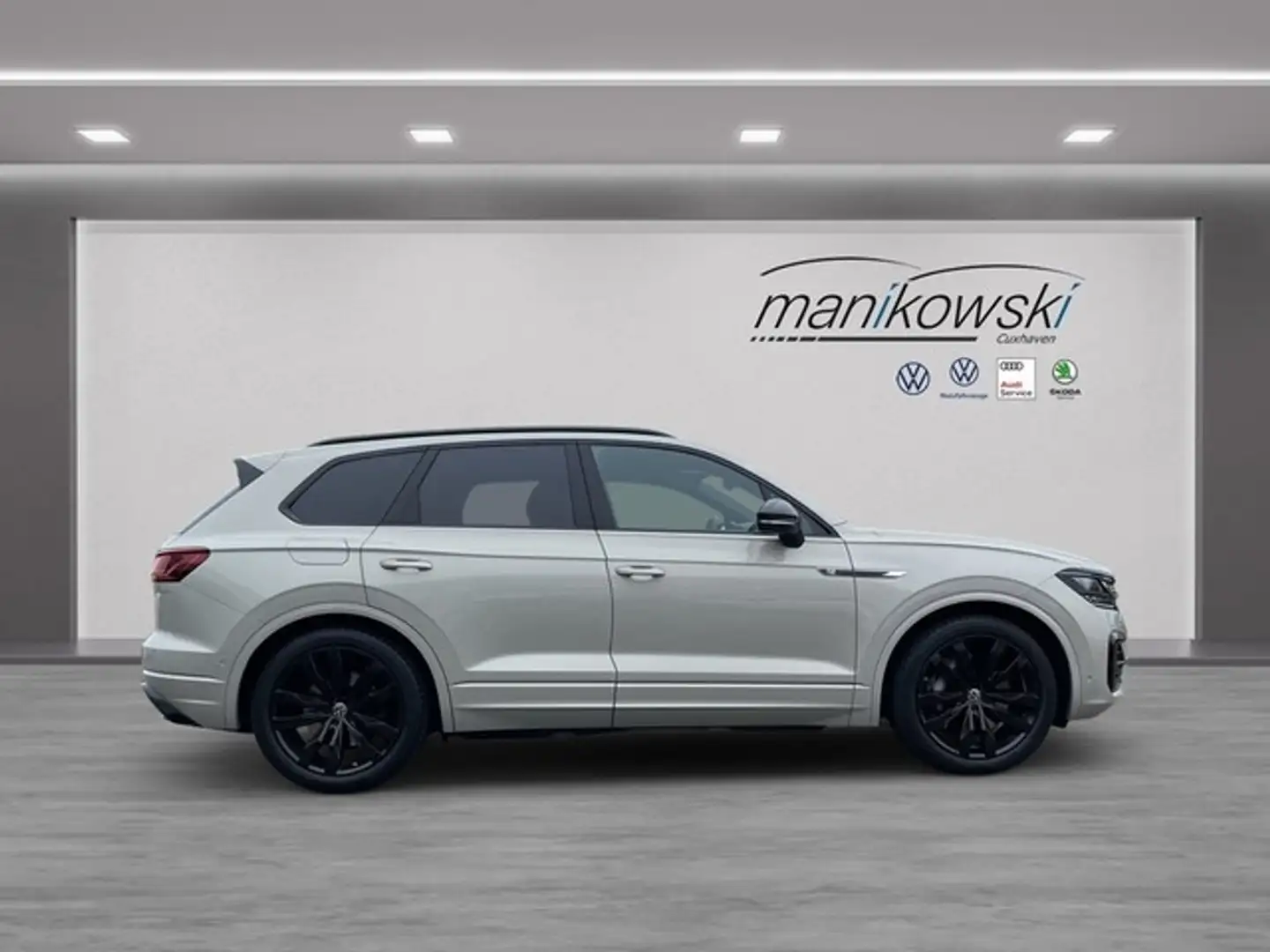 Volkswagen Touareg R 3.0TSI 4Motion eHybrid AHK+PanoD+Keyless+LED+ACC Béžová - 2