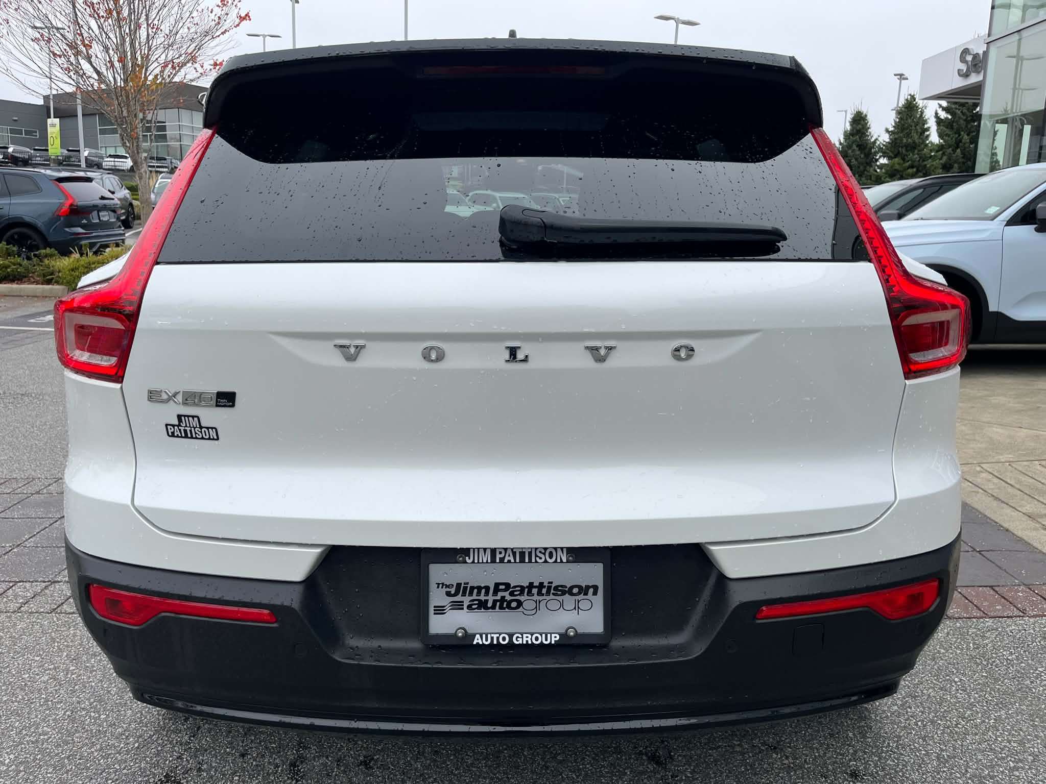 2025 Volvo EX40