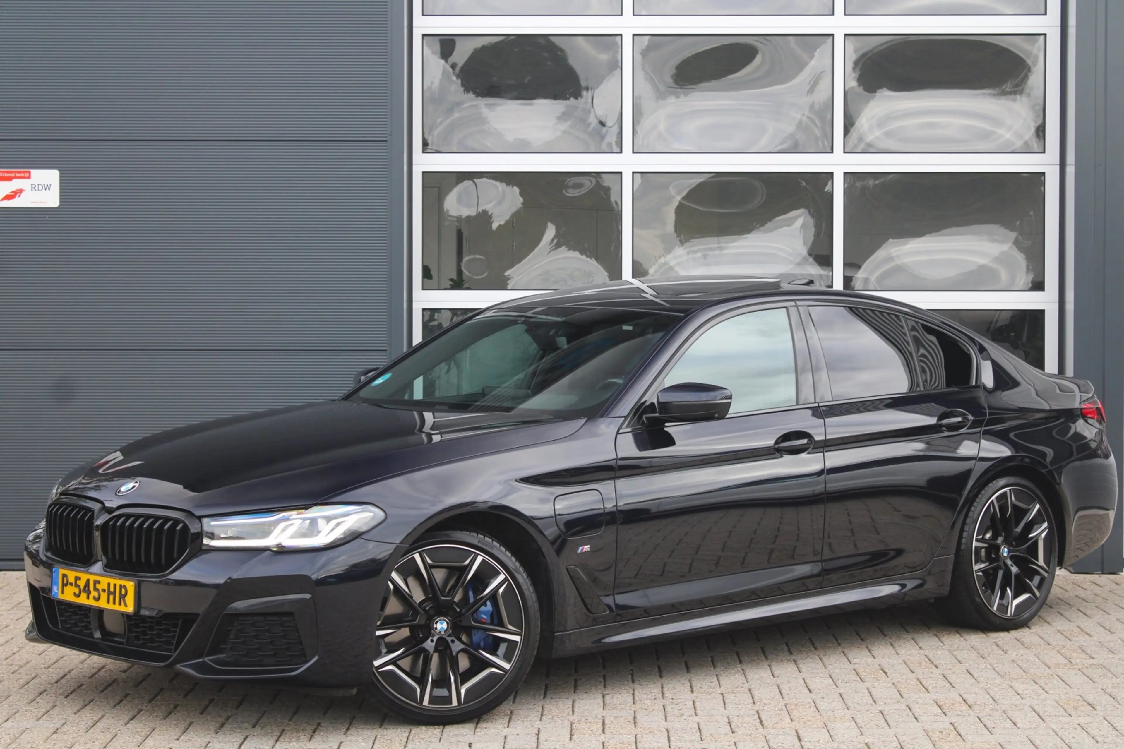 BMW 545 5-serie 545e xDrive M-Sport | Pano | 360 | Laser |
