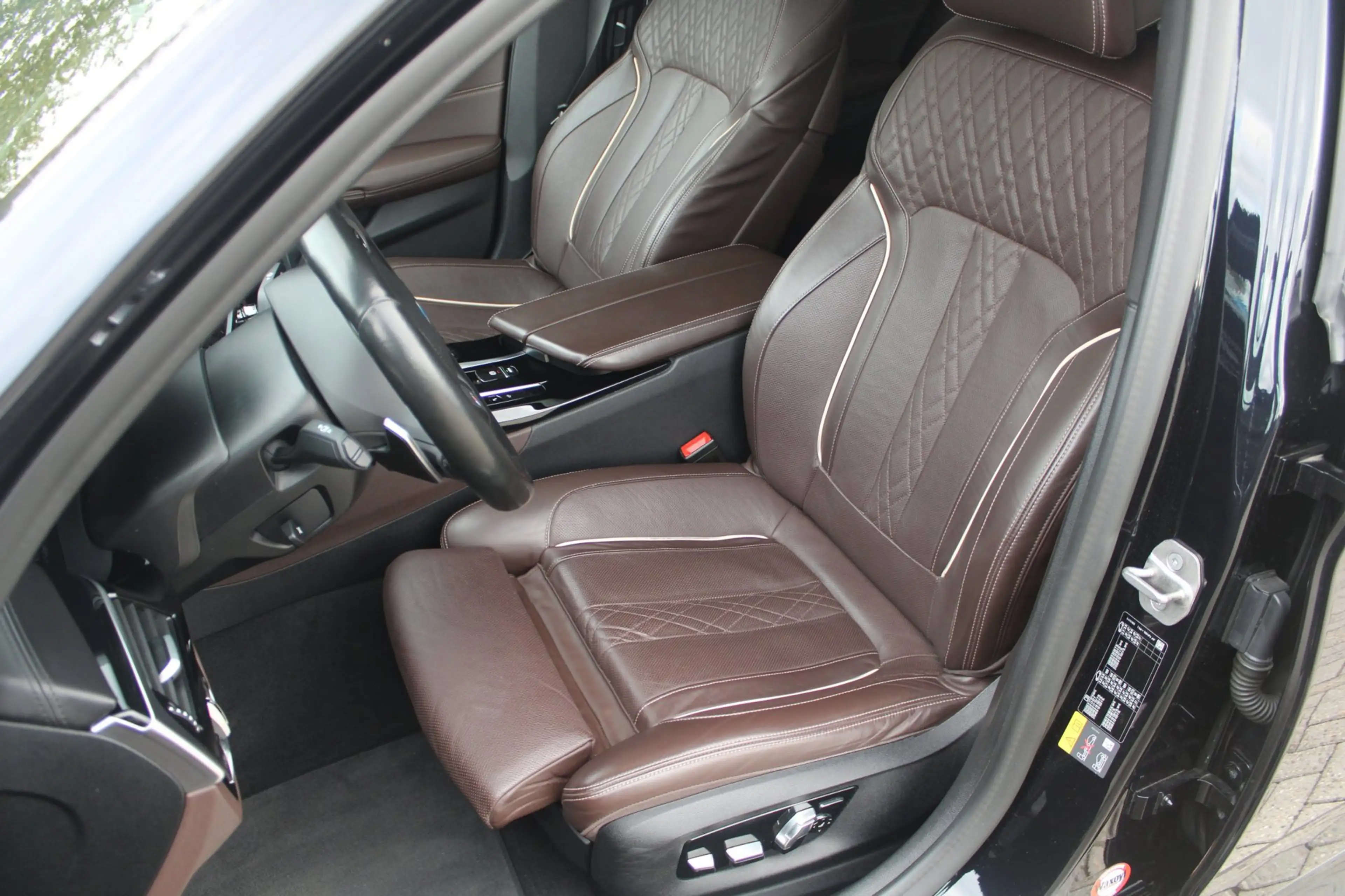 BMW 545 5-serie 545e xDrive M-Sport | Pano | 360 | Laser | — photo 3