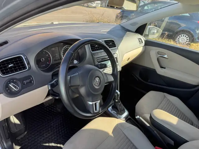 Volkswagen Polo view 13