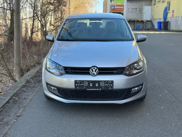 Volkswagen Polo view 2