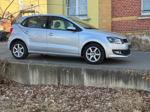 Volkswagen Polo view 4