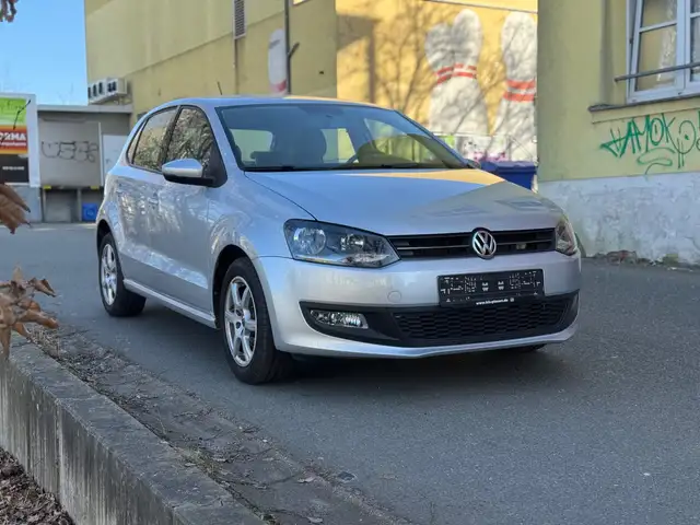 Volkswagen Polo view 3