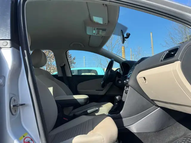 Volkswagen Polo view 17