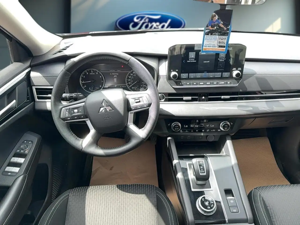 Mitsubishi Outlander снимка Mitsubishi Outlander
